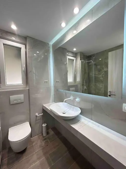 95Sqm 7Min Center 2Bedroom Gas Heating Marble Wc 2 Smarttv Selanik Daire